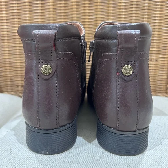 Cobb Hill Crosbie Gore Women's Brown Slip On Boots Bootie Size 8.5 W NEW In Box - Picture 4 of 7